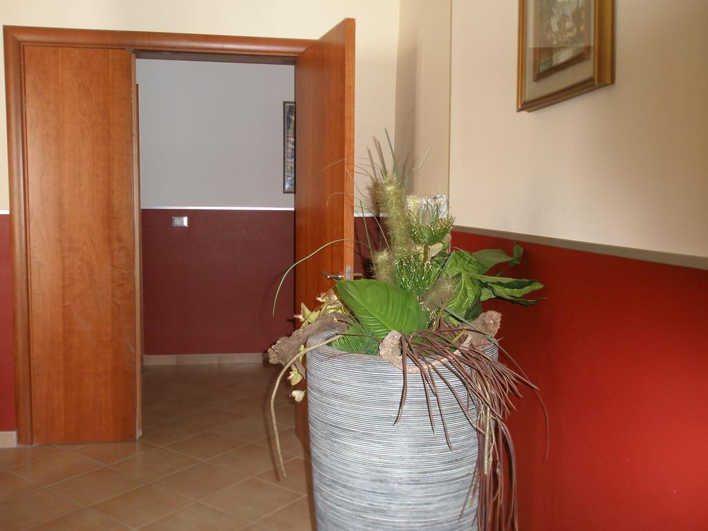 Convento Cappuccini Casa S. Paolo Hotel Витербо Стая снимка